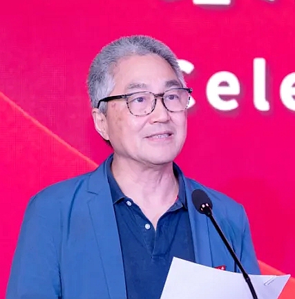 “陆老师，与你相遇，好幸运！”